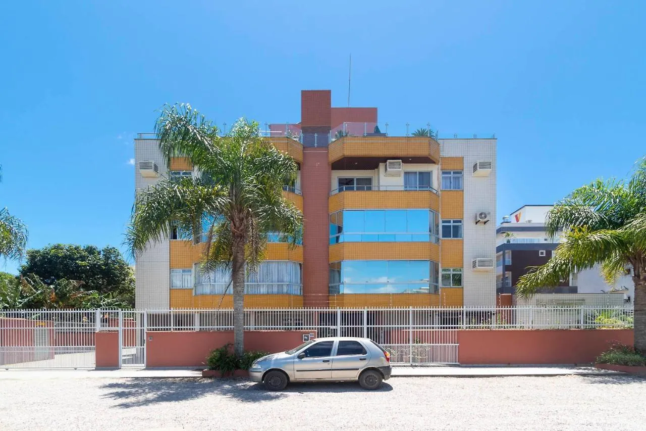 Apartamento A 150 Metros Da Praia De Mariscal. Bombinhas