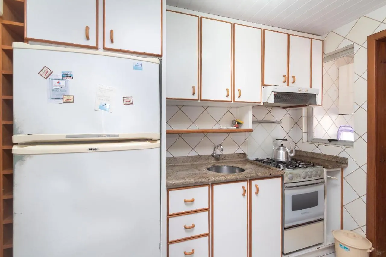 Apartamento A 150 Metros Da Praia De Mariscal. Bombinhas Brasil